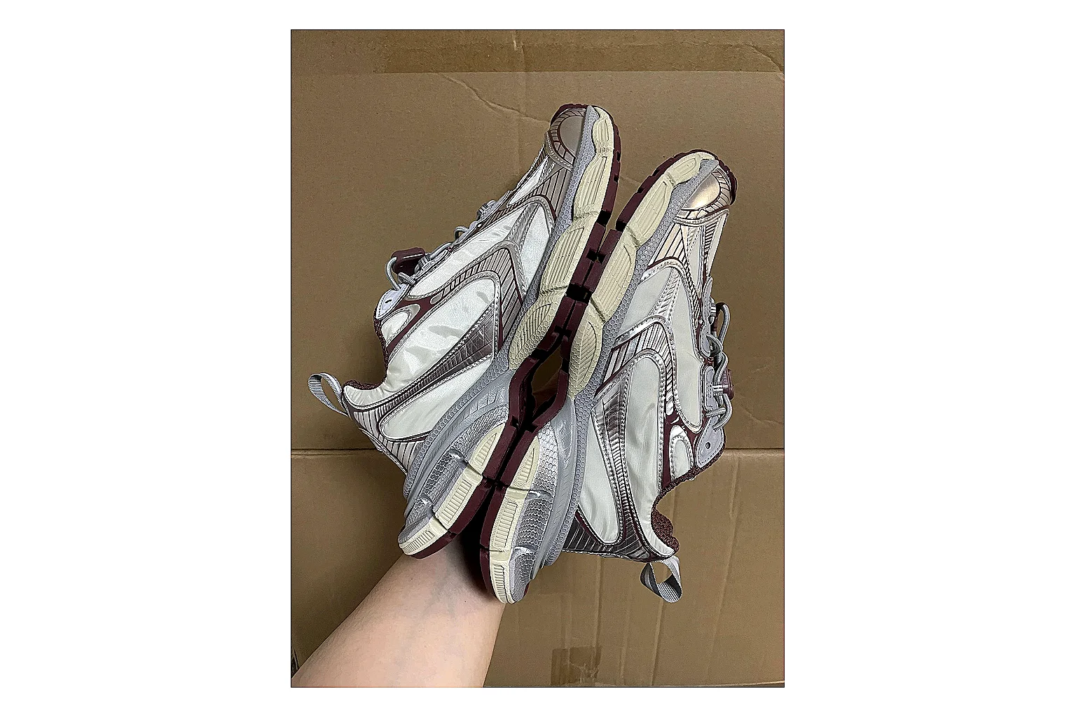 Casual Low-Top Sneaker 0691 shopping brief image showing casual low-top sneaker with clean paneling, textured upper and six-view gallery for daily streetwear styling plus side-profile shape, upper panel lines, and outsole detail thumbnail 6