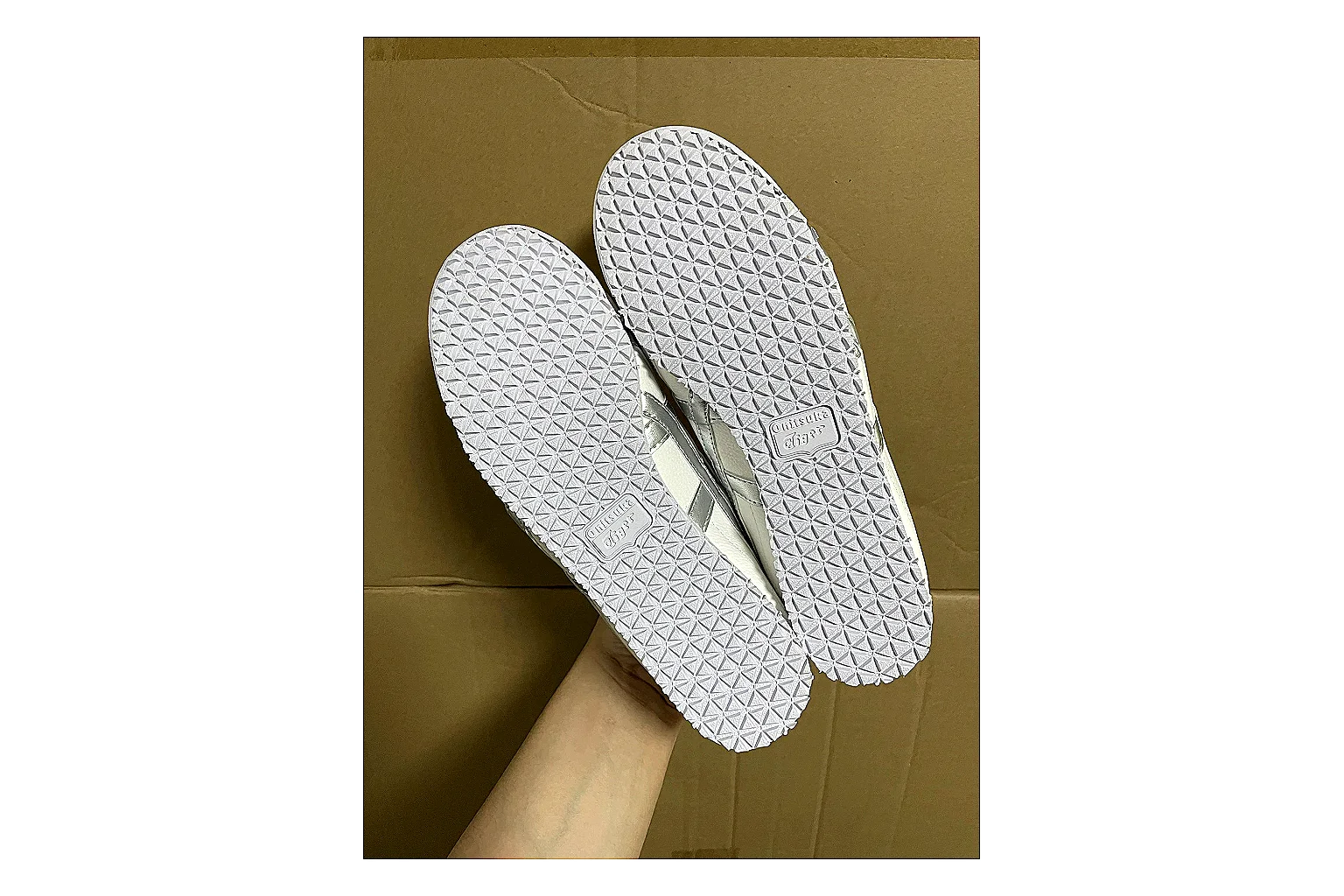 Casual Low-Top Sneaker 0748 shopping brief image showing casual low-top sneaker with clean paneling, textured upper and six-view gallery for daily streetwear styling plus side-profile shape, upper panel lines, and outsole detail thumbnail 5