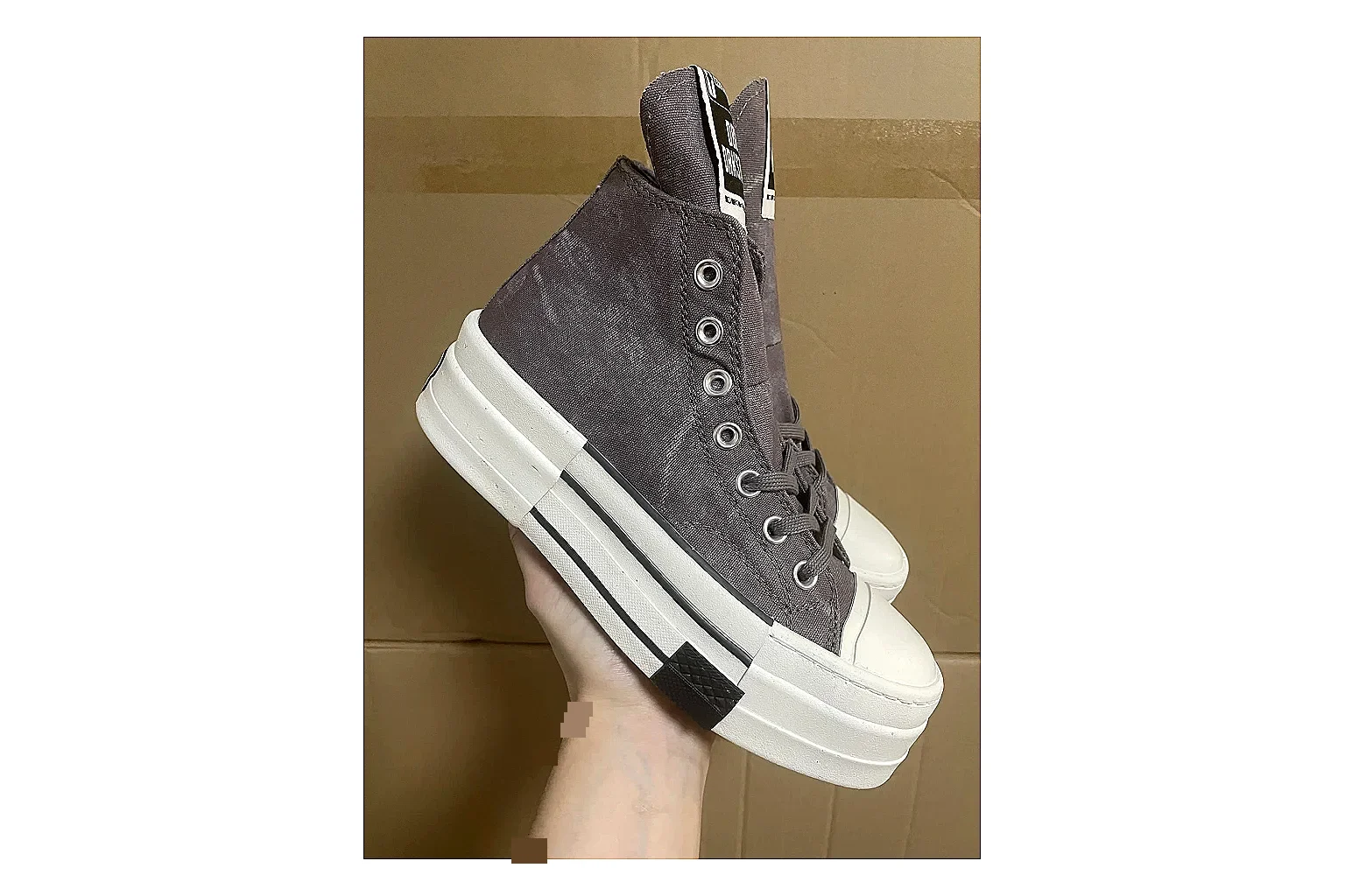 Casual Low-Top Sneaker 0775 shopping brief image showing casual low-top sneaker with clean paneling, textured upper and six-view gallery for daily streetwear styling plus side-profile shape, upper panel lines, and outsole detail