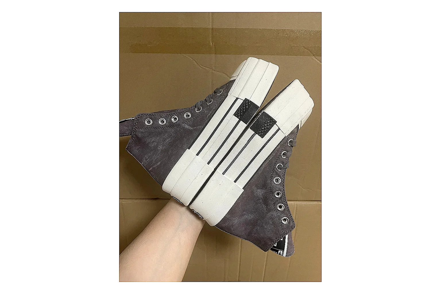 Casual Low-Top Sneaker 0775 shopping brief image showing casual low-top sneaker with clean paneling, textured upper and six-view gallery for daily streetwear styling plus side-profile shape, upper panel lines, and outsole detail thumbnail 5