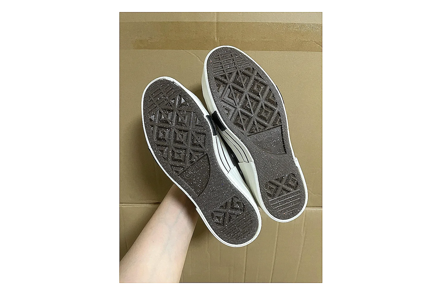 Casual Low-Top Sneaker 0775 shopping brief image showing casual low-top sneaker with clean paneling, textured upper and six-view gallery for daily streetwear styling plus side-profile shape, upper panel lines, and outsole detail thumbnail 6