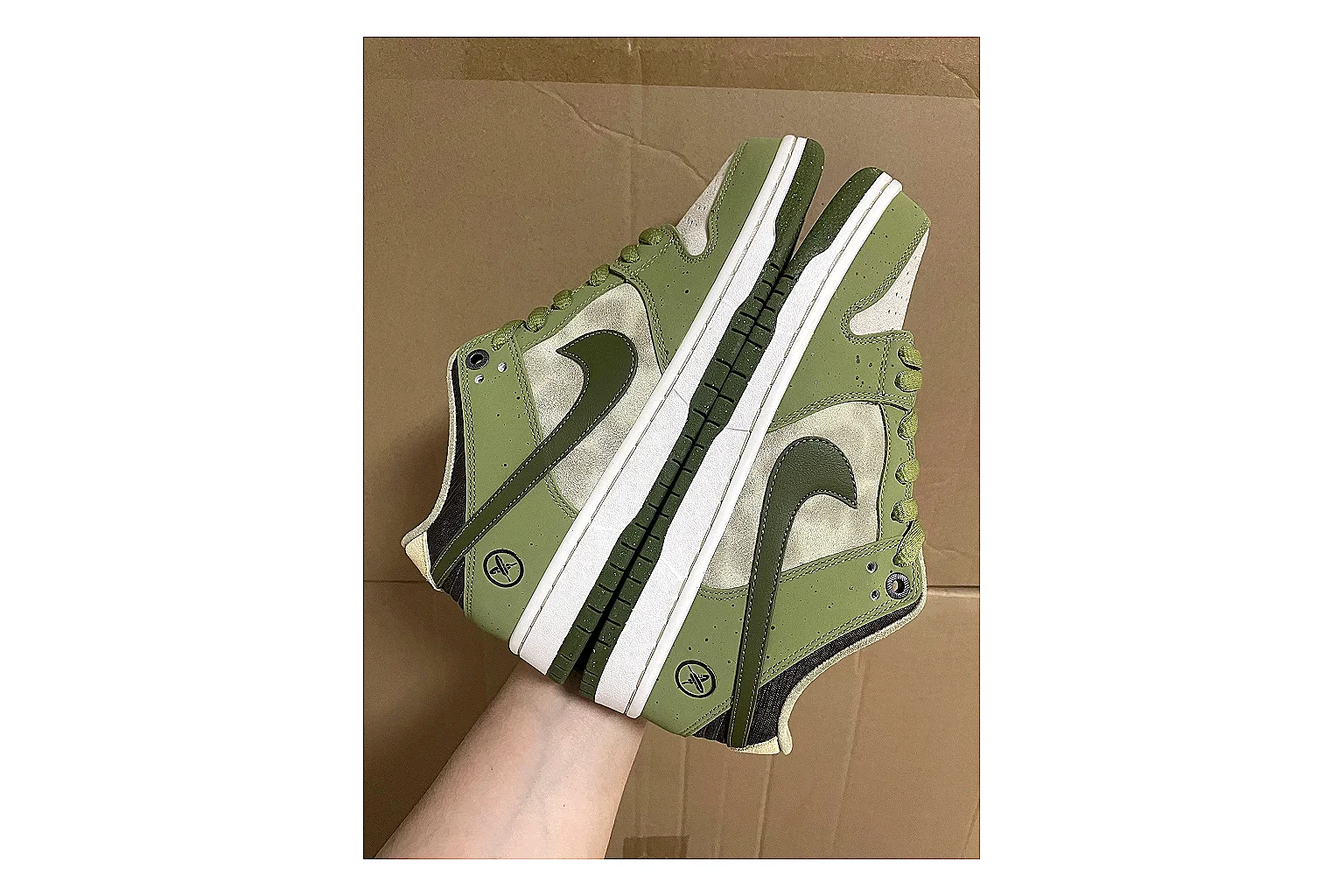 Casual Low-Top Sneaker 4988 shopping brief image showing casual low-top sneaker with clean paneling, textured upper and six-view gallery for daily streetwear styling plus side-profile shape, upper panel lines, and outsole detail thumbnail 2