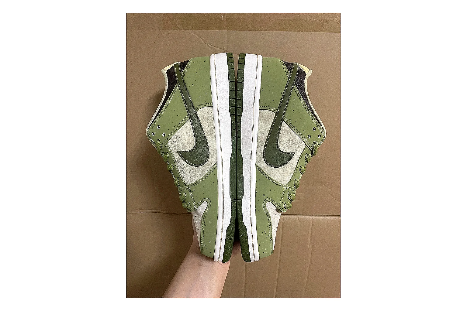 Casual Low-Top Sneaker 4988 shopping brief image showing casual low-top sneaker with clean paneling, textured upper and six-view gallery for daily streetwear styling plus side-profile shape, upper panel lines, and outsole detail thumbnail 6
