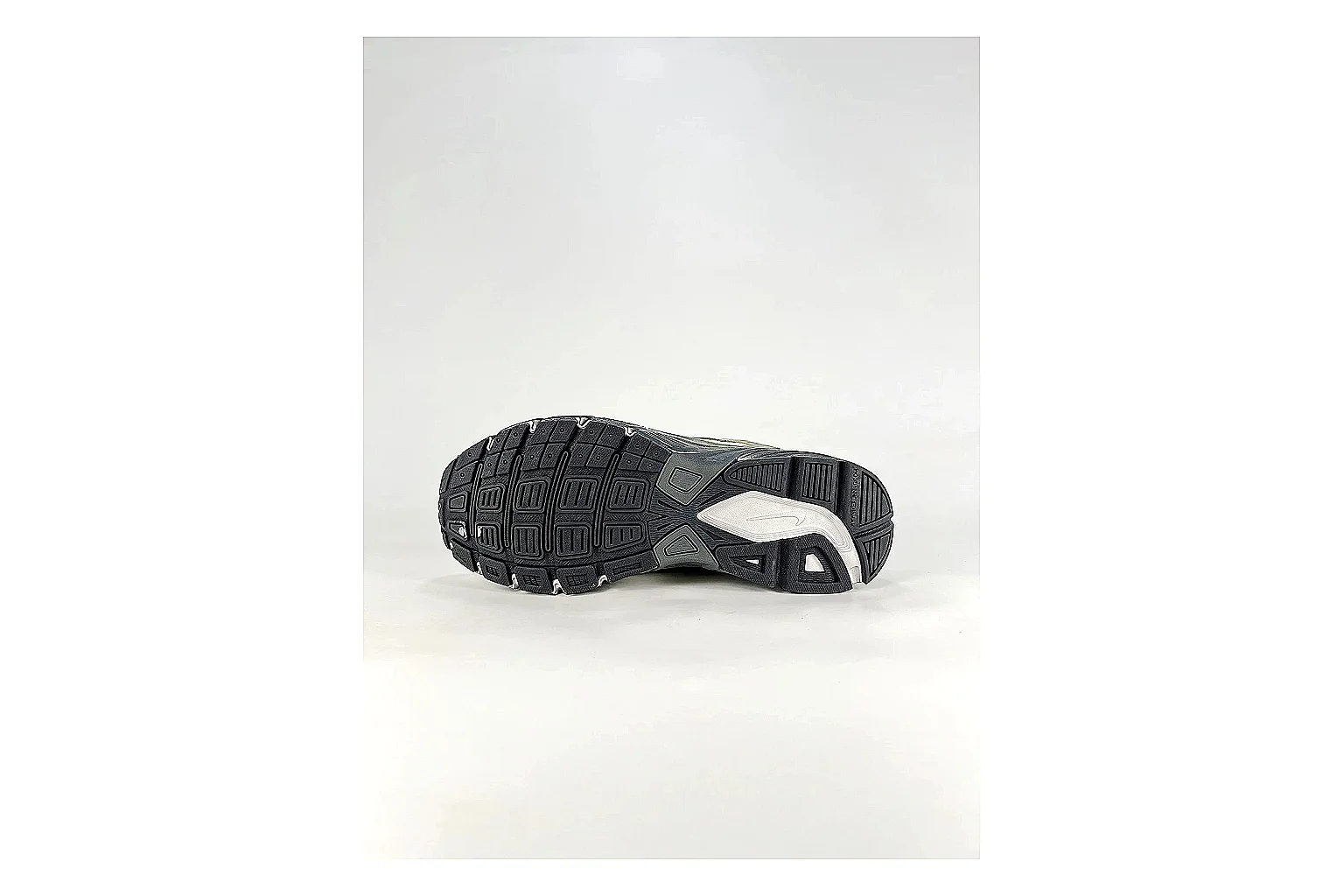 Other Casual Low-Top Sneaker 5134 shopping brief photo showing textured low-top upper, clean paneling, daily casual silhouette, and straightforward sole shape thumbnail 2