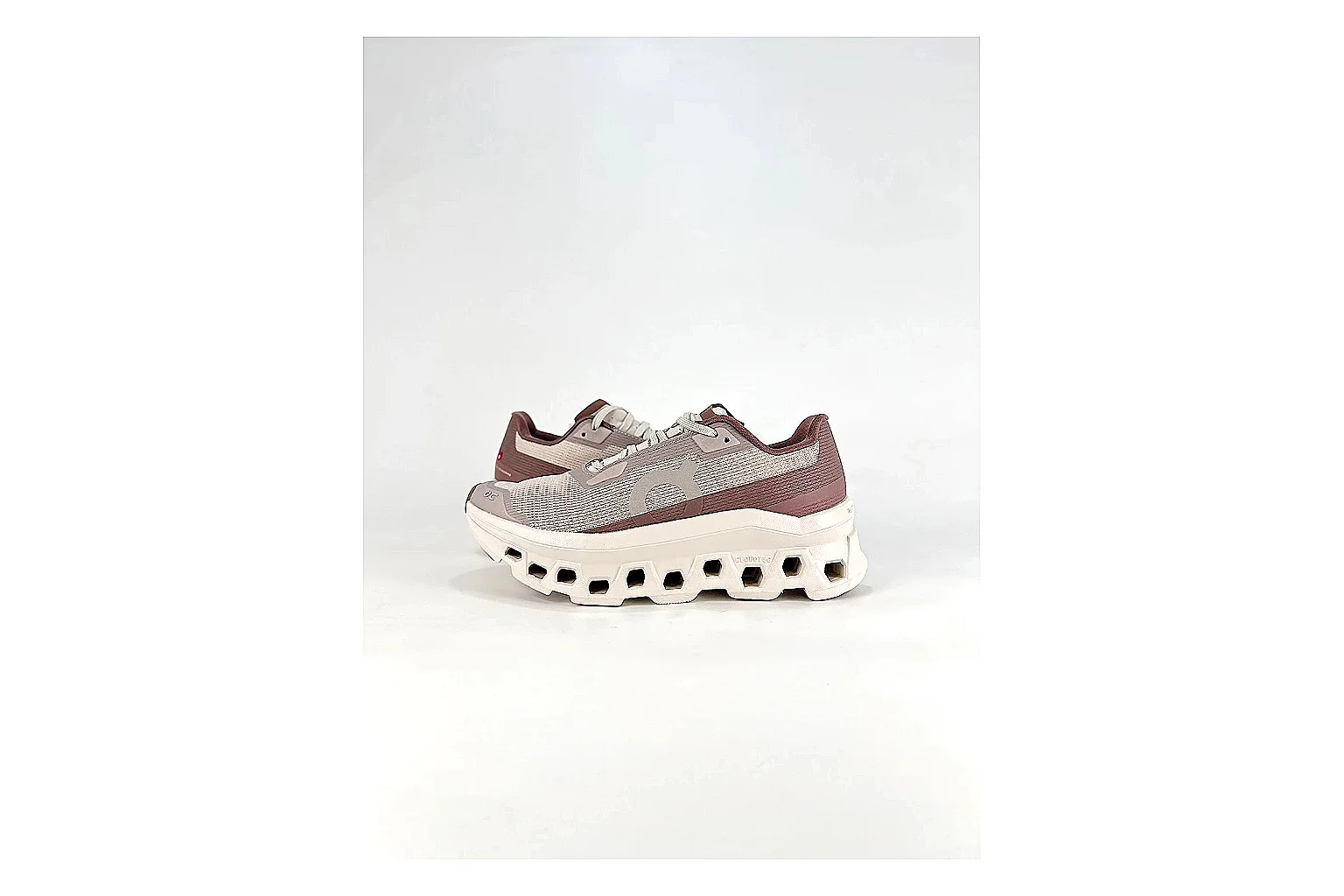 Other Casual Low-Top Sneaker 5153 shopping brief photo showing clean low-top paneling, textured upper, daily streetwear shape, and six-view gallery coverage