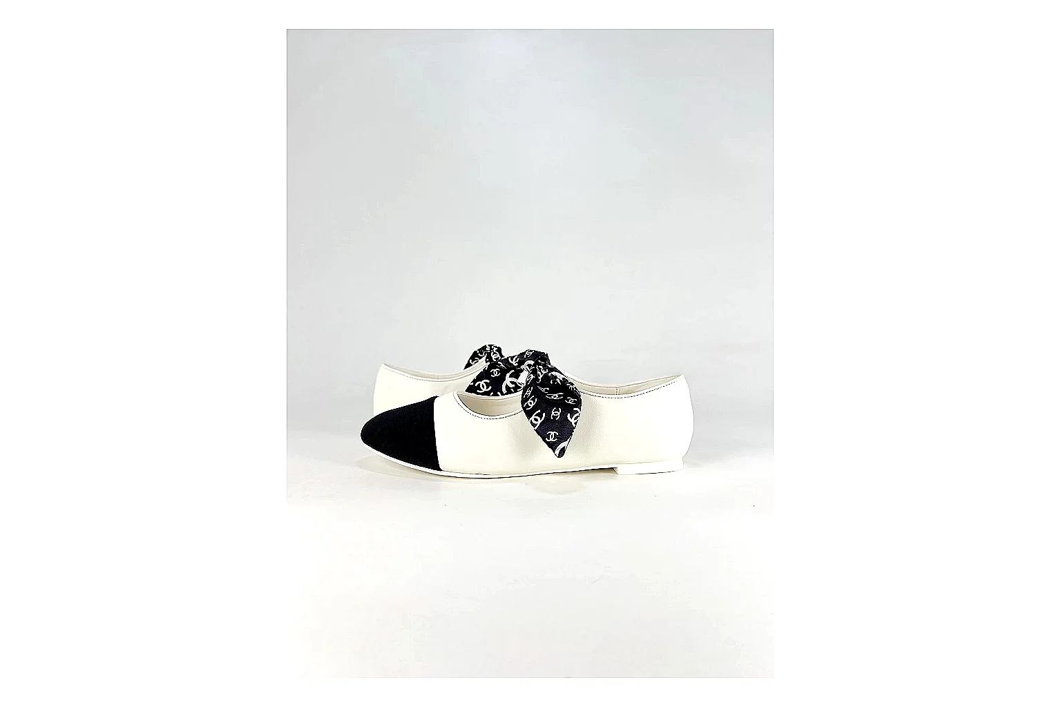 Other Casual Low-Top Sneaker 5165 shopping brief photo showing clean panel layout, textured low-top upper, simple streetwear profile, and everyday outsole