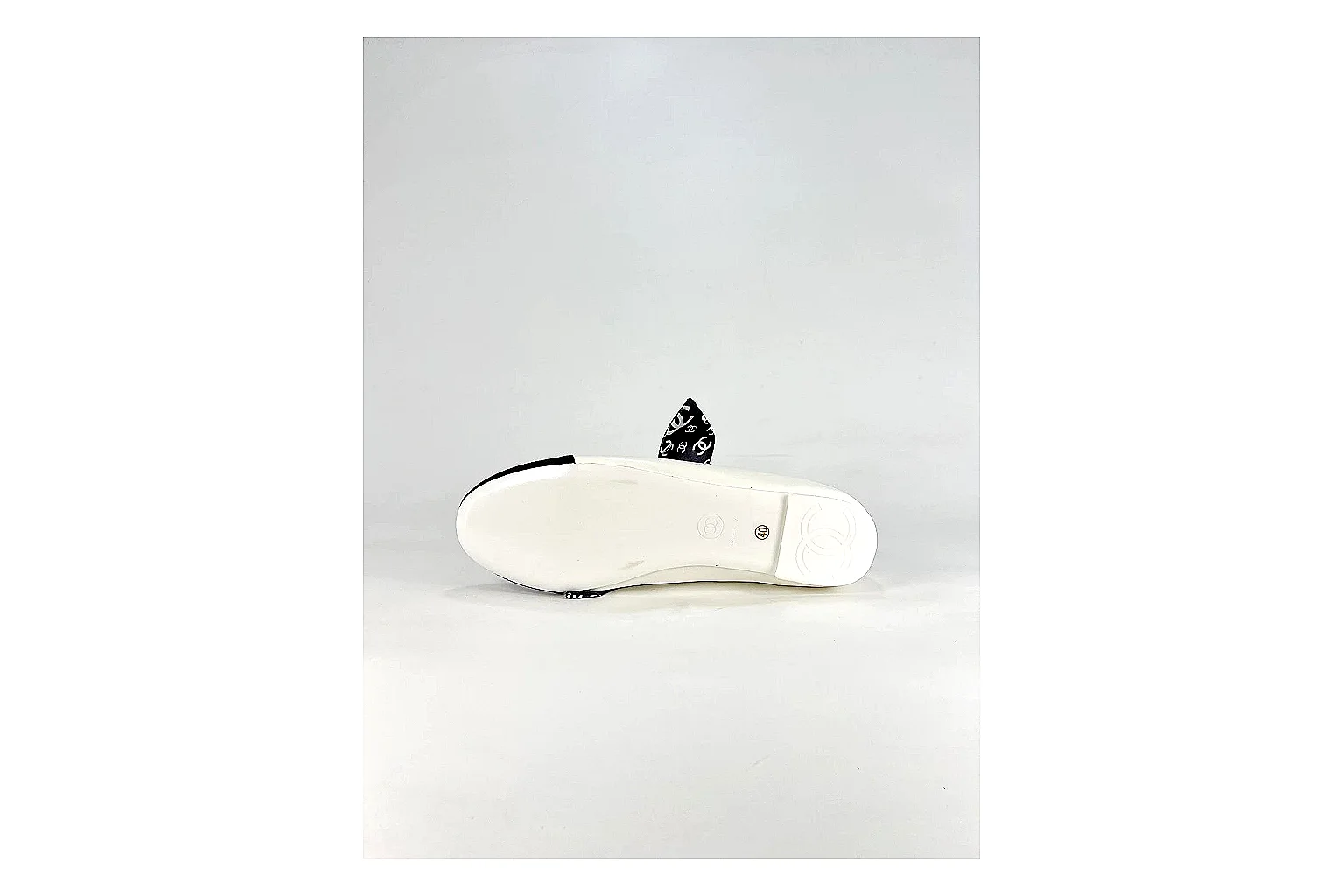 Other Casual Low-Top Sneaker 5165 shopping brief photo showing clean panel layout, textured low-top upper, simple streetwear profile, and everyday outsole thumbnail 2