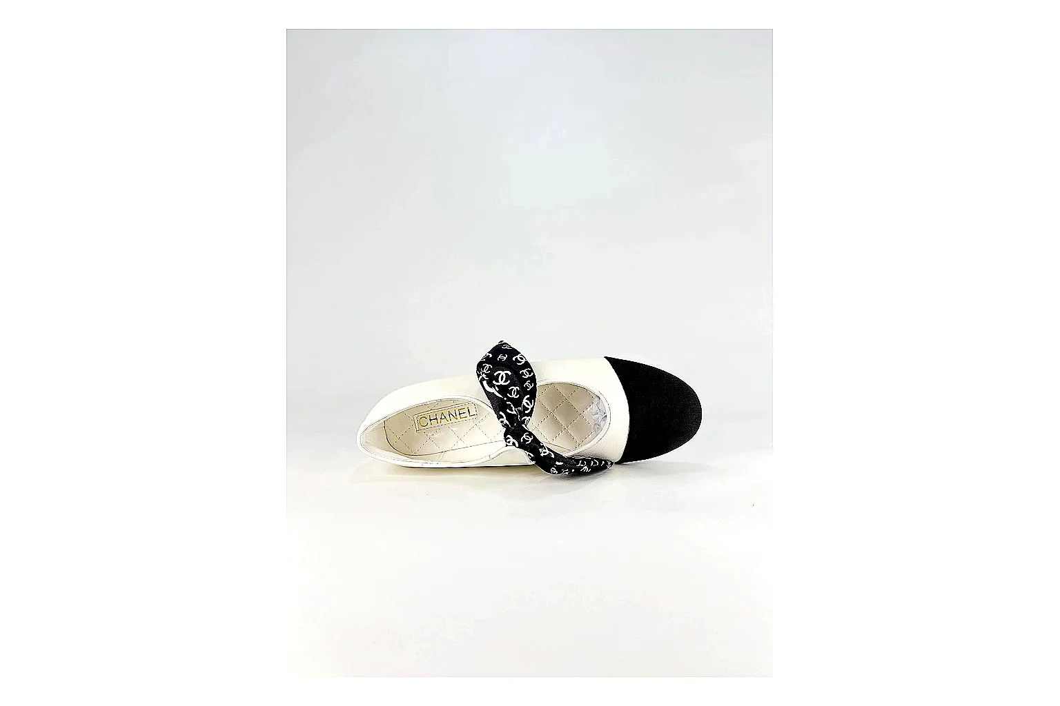 Other Casual Low-Top Sneaker 5165 shopping brief photo showing clean panel layout, textured low-top upper, simple streetwear profile, and everyday outsole thumbnail 5