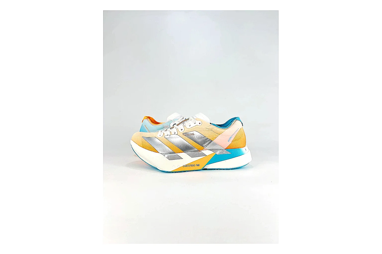 Casual Low-Top Sneaker 5176 shopping brief image showing red casual low-top with mixed-material upper and low-profile shape