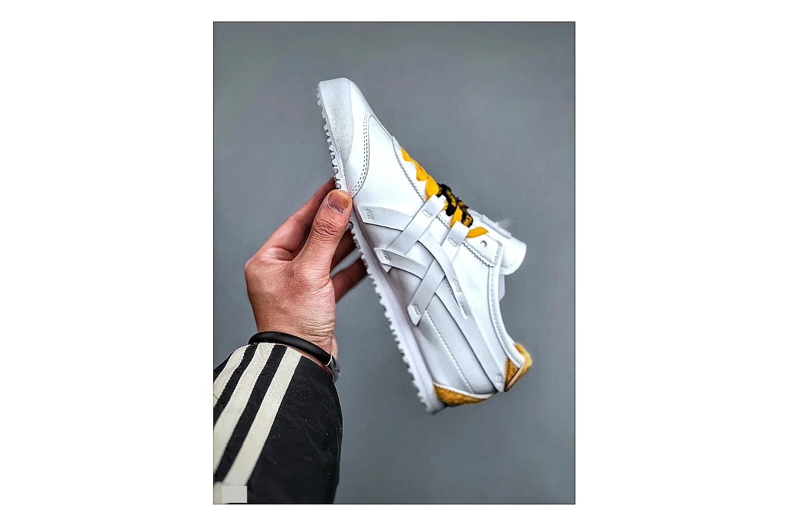 Casual Low-Top Sneaker 5234 shopping brief image showing casual low-top sneaker with clean paneling, textured upper and six-view gallery for daily streetwear styling plus side-profile shape, upper panel lines, and outsole detail