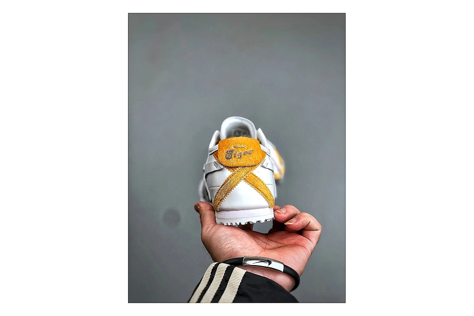 Casual Low-Top Sneaker 5234 shopping brief image showing casual low-top sneaker with clean paneling, textured upper and six-view gallery for daily streetwear styling plus side-profile shape, upper panel lines, and outsole detail thumbnail 5