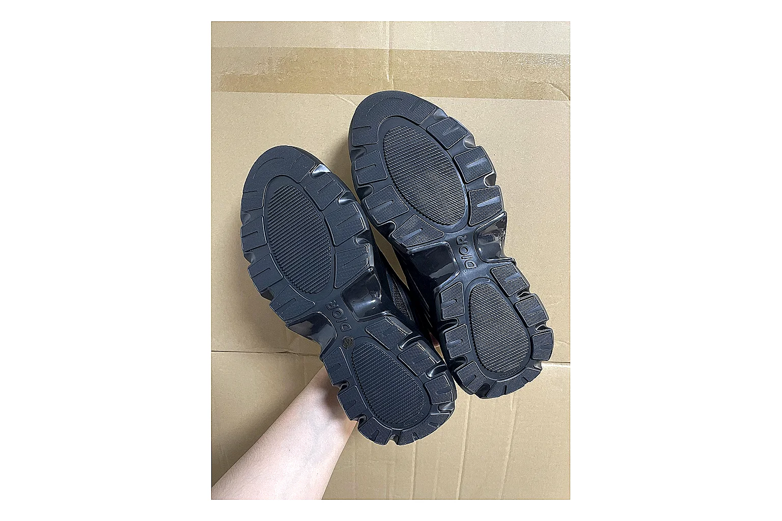 Casual Low-Top Sneaker 5666 shopping brief image showing casual low-top sneaker with clean paneling, textured upper and six-view gallery for daily streetwear styling plus side-profile shape, upper panel lines, and outsole detail thumbnail 3