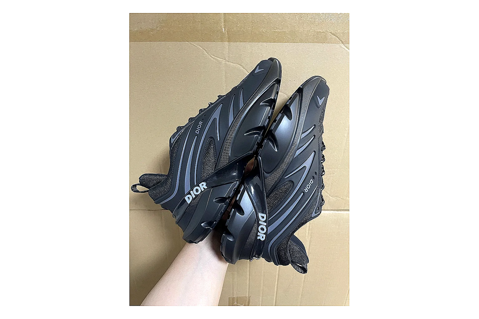 Casual Low-Top Sneaker 5666 shopping brief image showing casual low-top sneaker with clean paneling, textured upper and six-view gallery for daily streetwear styling plus side-profile shape, upper panel lines, and outsole detail thumbnail 6