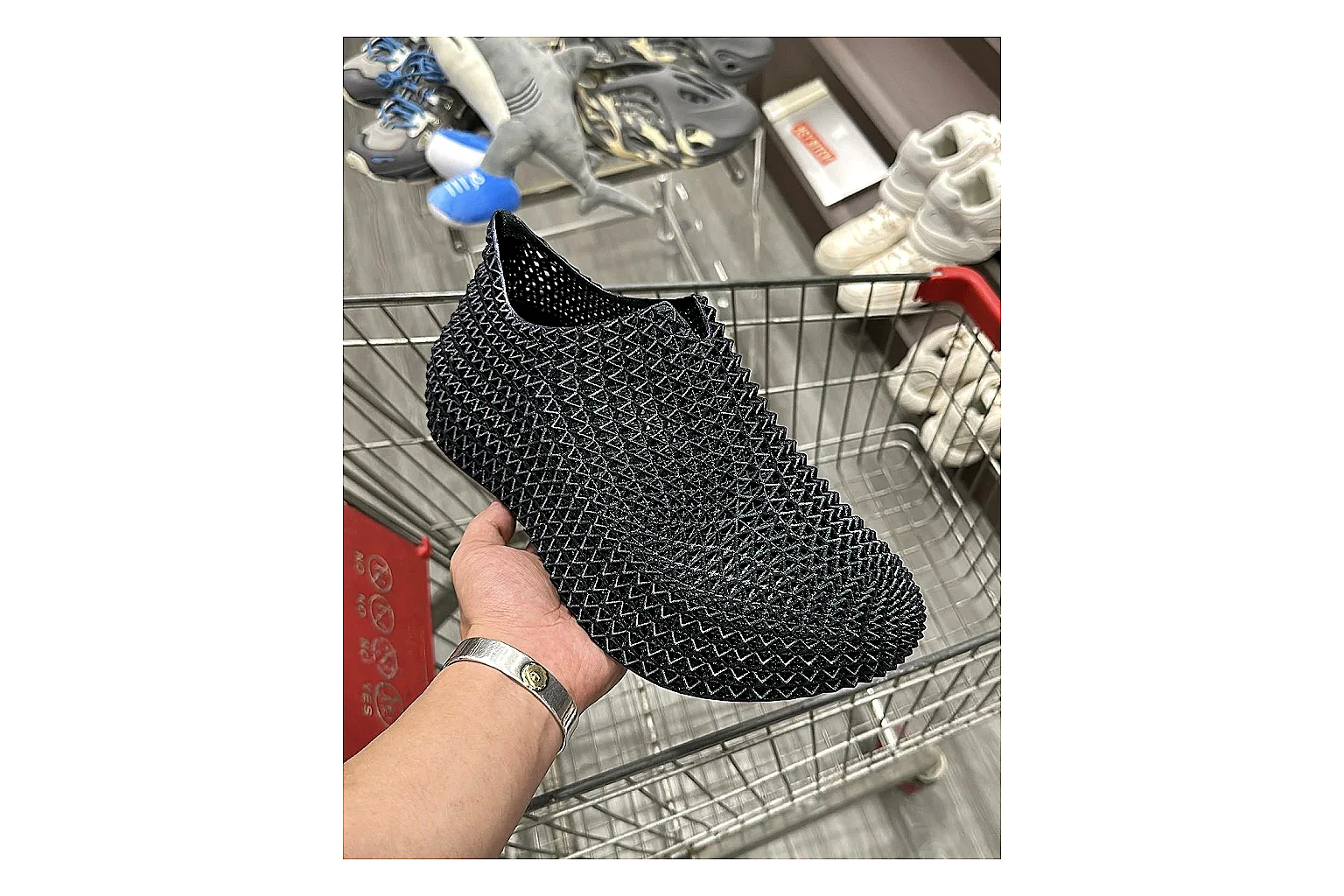 Casual Low-Top Sneaker 6928 shopping brief image SKU 1095506928 thumbnail 5