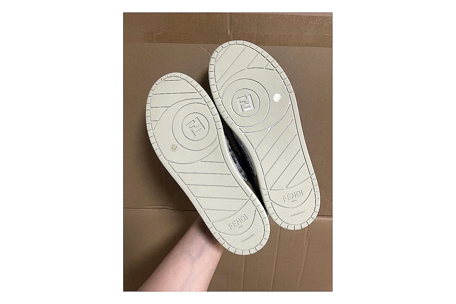 Casual Low-Top Sneaker 7546 shopping brief image showing casual low-top sneaker with clean paneling, textured upper and six-view gallery for daily streetwear styling plus side-profile shape, upper panel lines, and outsole detail thumbnail 5