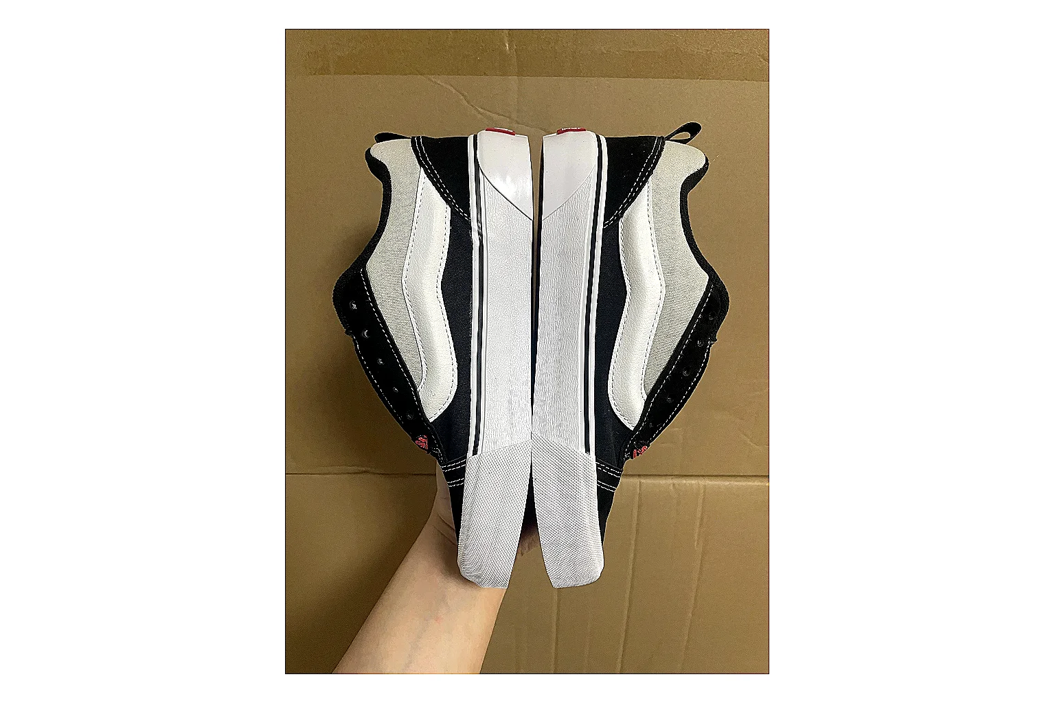 Casual Low-Top Sneaker 7560 shopping brief image showing casual low-top sneaker with clean paneling, textured upper and six-view gallery for daily streetwear styling plus side-profile shape, upper panel lines, and outsole detail thumbnail 4