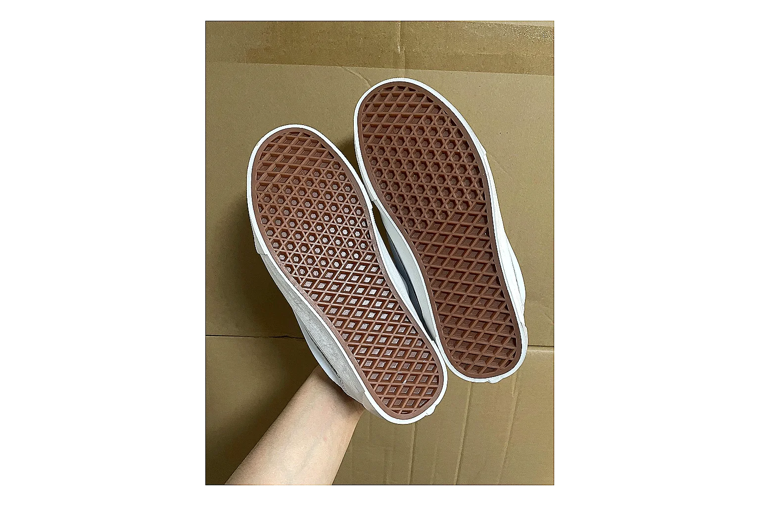 Casual Low-Top Sneaker 7578 shopping brief image showing red casual low-top with mixed-material upper and low-profile shape thumbnail 3
