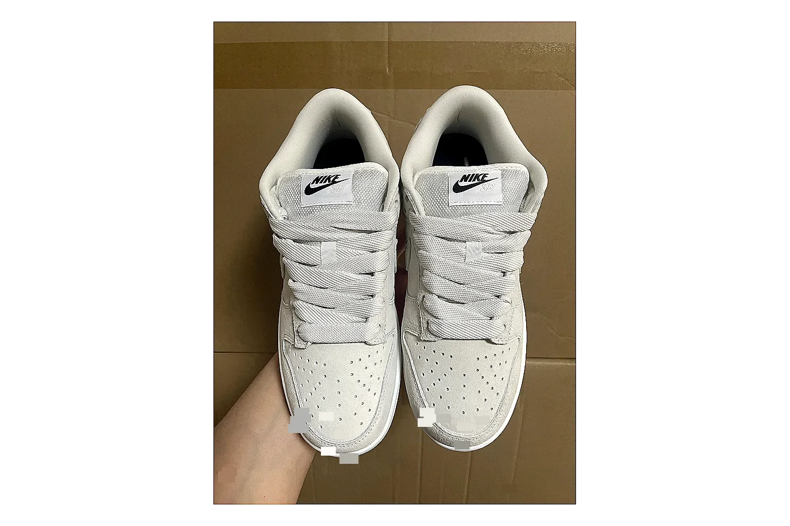 Casual Low-Top Sneaker 7739 shopping brief image showing red casual low-top with mixed-material upper and low-profile shape