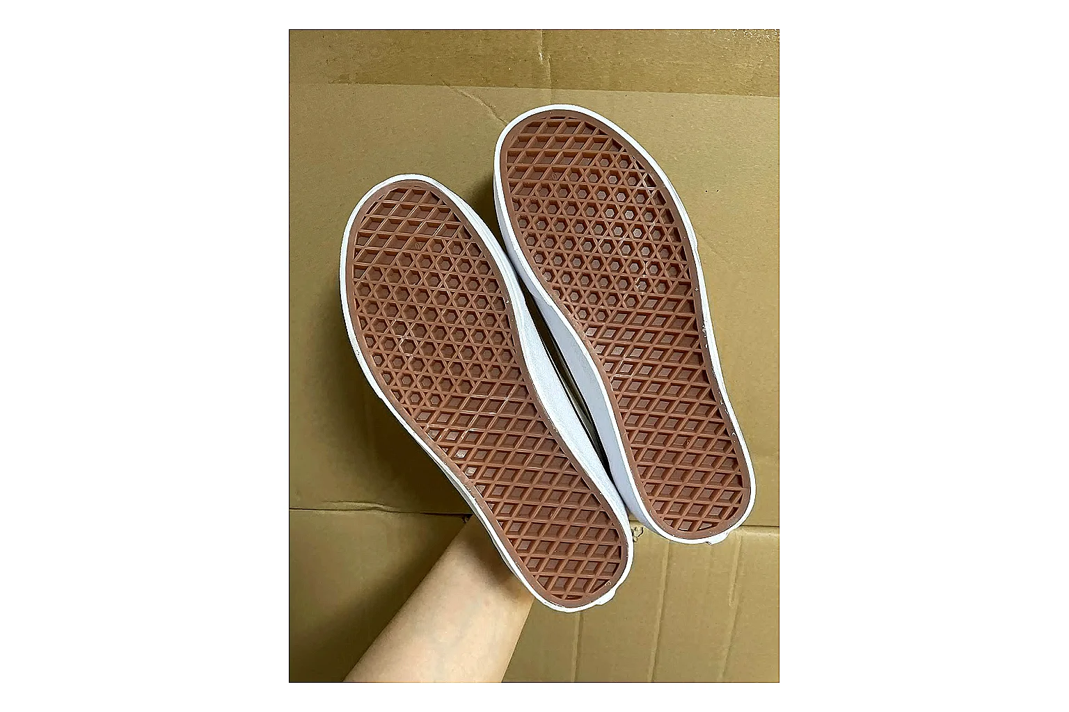 Casual Low-Top Sneaker 7783 shopping brief image SKU 1095507783 thumbnail 3