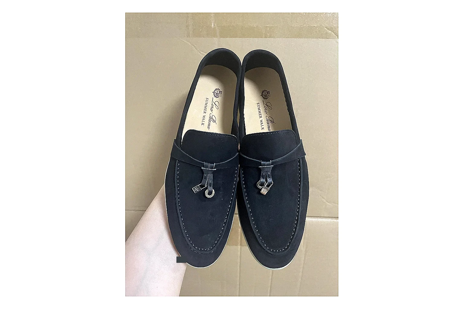 Casual Low-Top Sneaker 9293 shopping brief image showing red casual low-top with mixed-material upper and low-profile shape