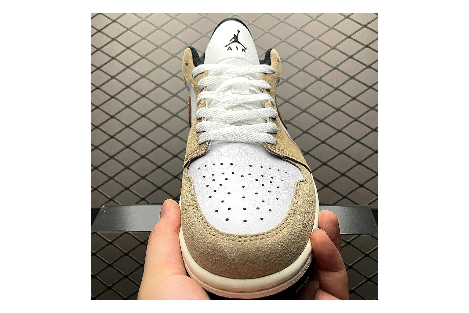 Casual Low-Top Sneaker 9728 shopping brief image showing casual low-top sneaker with clean paneling, textured upper and six-view gallery for daily streetwear styling plus side-profile shape, upper panel lines, and outsole detail thumbnail 2