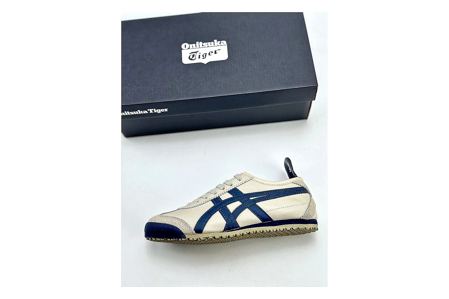 Casual Low-Top Sneaker 9736 shopping brief image showing casual low-top sneaker with clean paneling, textured upper and six-view gallery for daily streetwear styling plus side-profile shape, upper panel lines, and outsole detail thumbnail 5