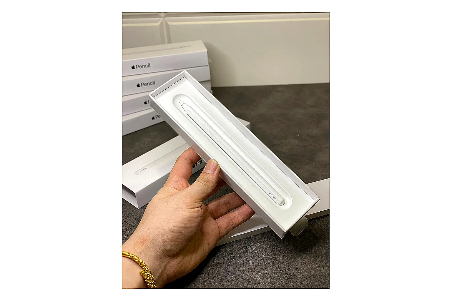 Magnetic Wireless Mixed Charger shopping brief image SKU 876703588 thumbnail 2