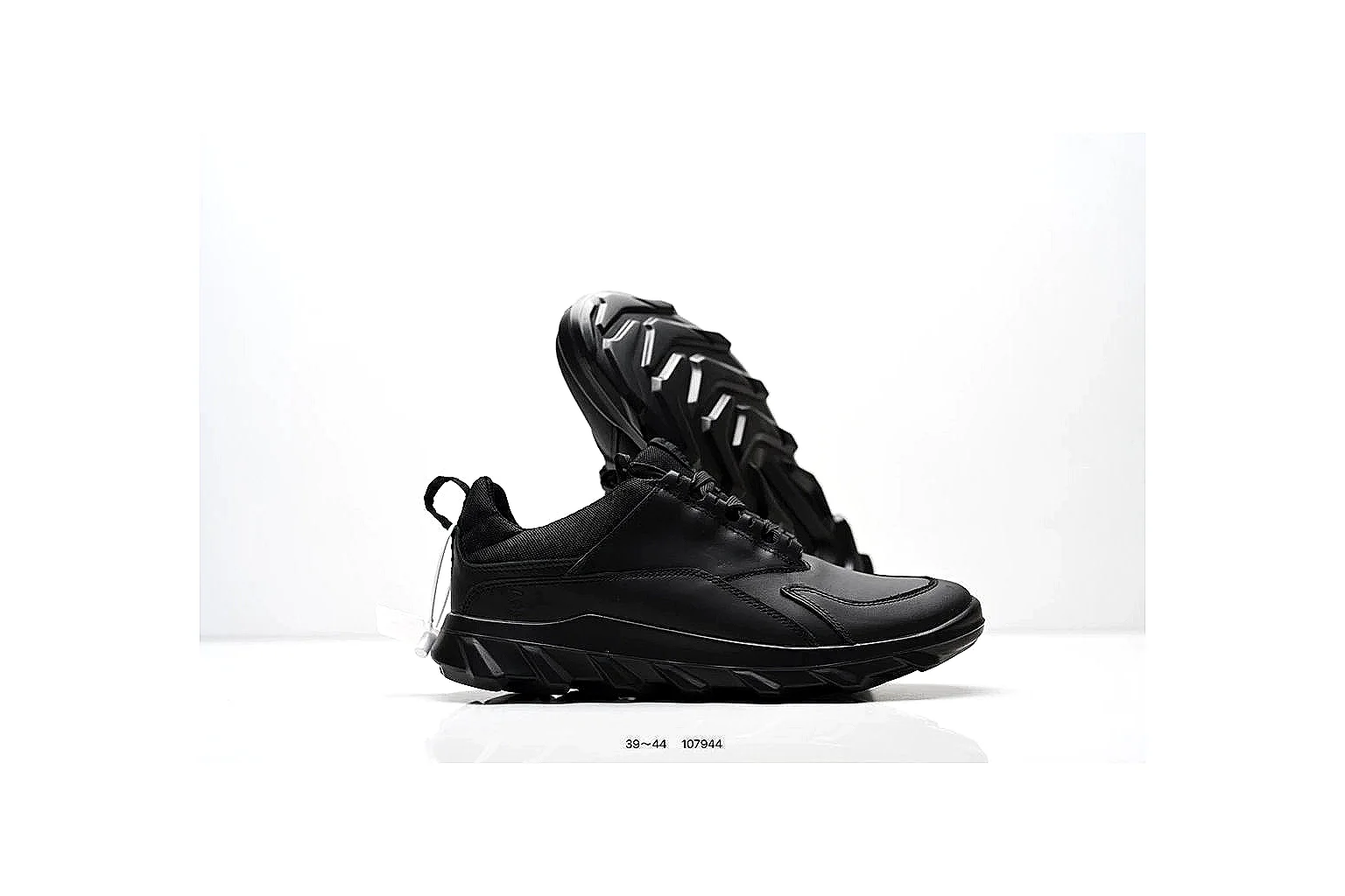 gogobuy.cloud Black Rugged Low Low Top agent risk brief six-photo gallery thumbnail 3