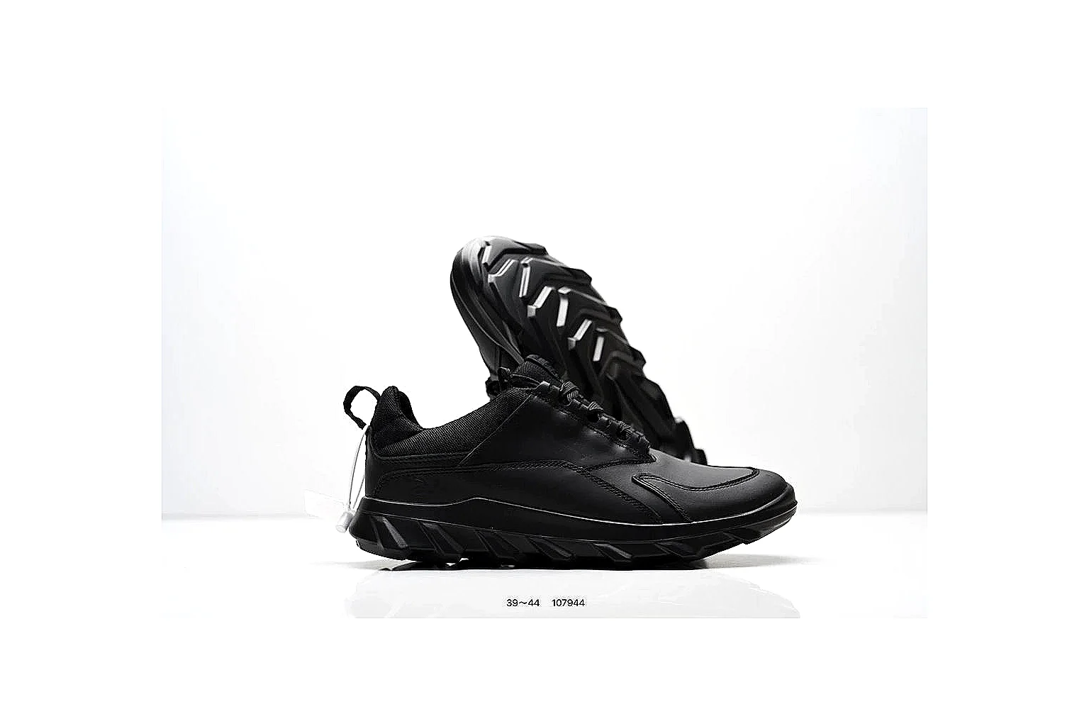 gogobuy.cloud Black Rugged Low Low Top agent risk brief six-photo gallery thumbnail 3