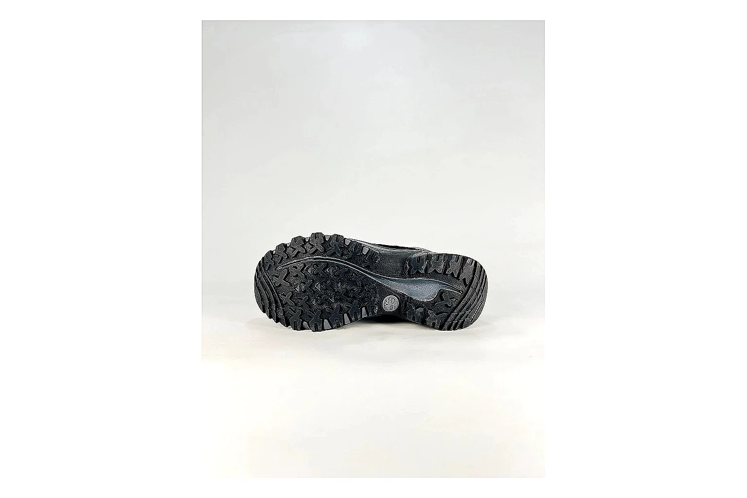 Timberland Motion Access Black Gray Sneakers shopping brief image showing black gray outdoor sneakers with mesh-leather texture, side-profile shape, upper panel lines, and outsole detail thumbnail 2