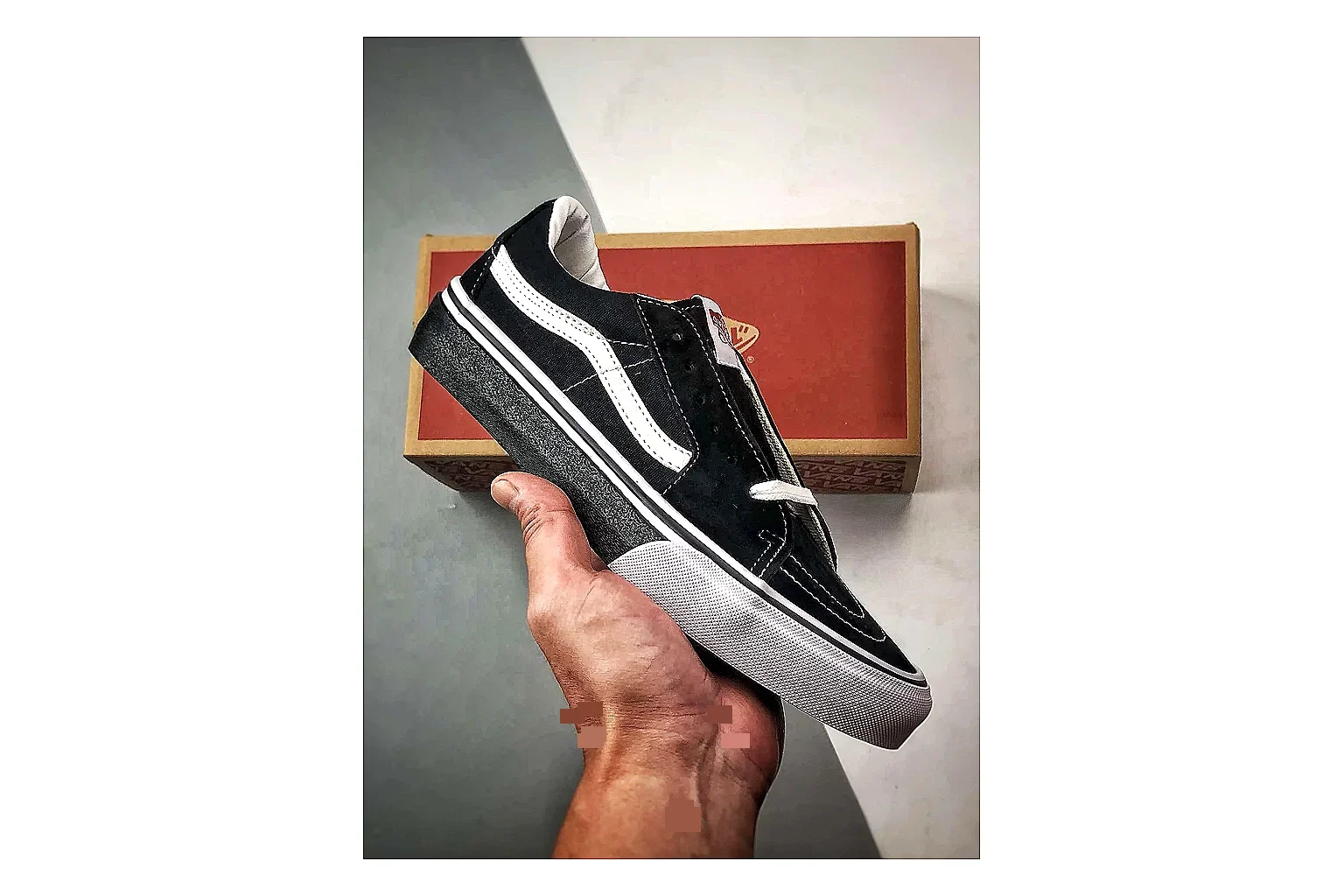 Vans Old Skool Black White shopping brief photo showing black canvas-suede low-top upper, white side stripe, padded collar, and classic vulcanized skate sole